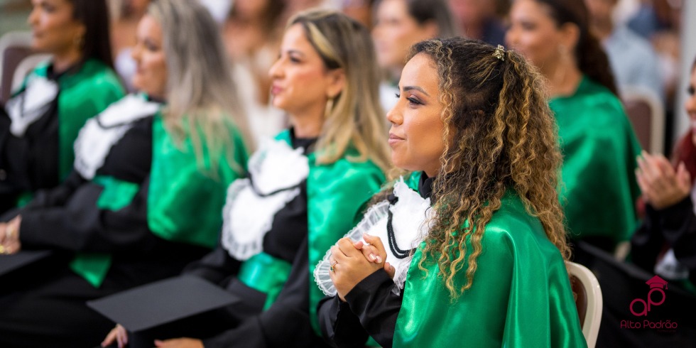 Como Cada Etapa da Formatura Constrói a Memória do Formando